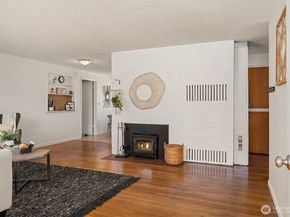 16022 11th Avenue SW, Burien WA 98166