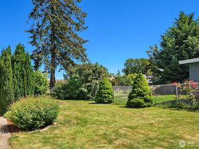 16022 11th Avenue SW, Burien WA 98166