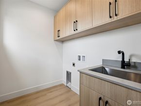 2626 58th Avenue SW A, Seattle WA 98116