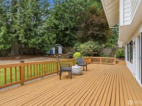 18009 NE 103rd Ct, Redmond WA 98052
