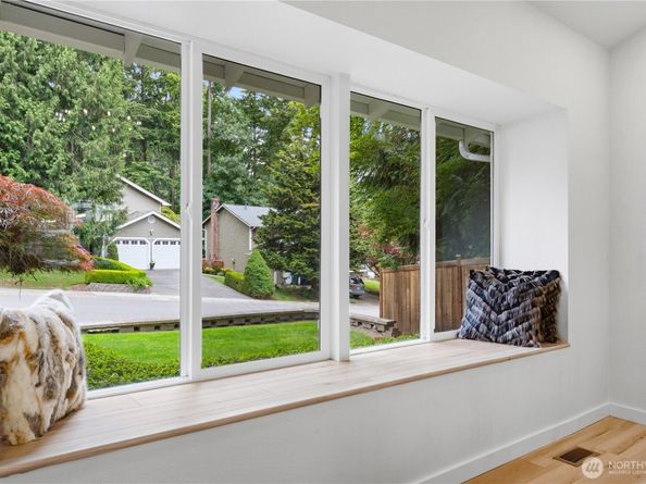 18009 NE 103rd Ct, Redmond WA 98052