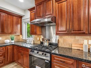 15831 SE 43rd Place, Bellevue WA 98006