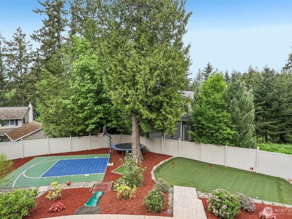 15831 SE 43rd Place, Bellevue WA 98006