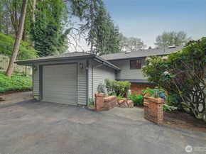 19616 61st Place NE 8, Kenmore WA 98028
