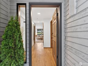19616 61st Place NE 8, Kenmore WA 98028