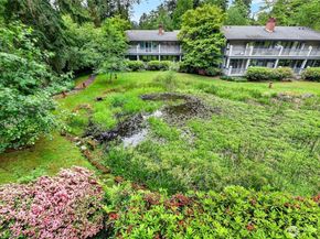 19616 61st Place NE 8, Kenmore WA 98028