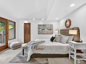19616 61st Place NE 8, Kenmore WA 98028