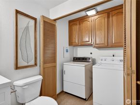 19616 61st Place NE 8, Kenmore WA 98028