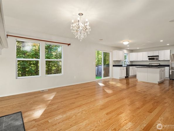 7825 Cortland Ave SE, Snoqualmie WA 98065