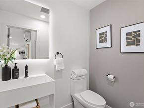 3450 37th Avenue SW B, Seattle WA 98126