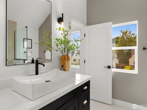 3450 37th Avenue SW B, Seattle WA 98126