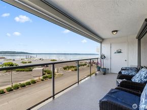 22222 Dock Avenue 2B, Des Moines WA 98198