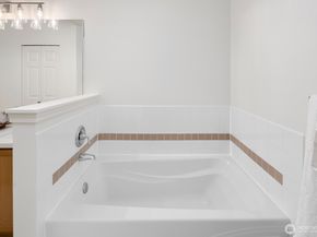 2515 141st Place SW A, Lynnwood WA 98087