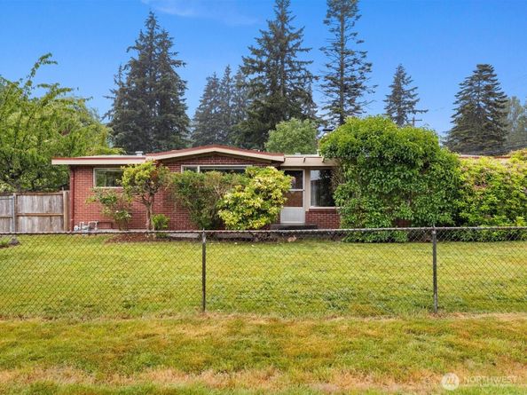 23206 84th Avenue W, Edmonds WA 98026