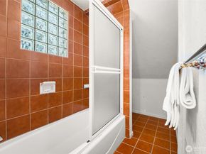 8248 16th Avenue NE, Seattle WA 98115