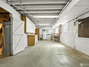 8248 16th Avenue NE, Seattle WA 98115
