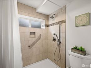 12005 NE 134th Place, Kirkland WA 98034