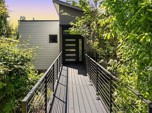 311 34th Avenue E, Seattle WA 98112