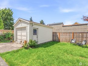 4051 19th Avenue SW, Seattle WA 98106
