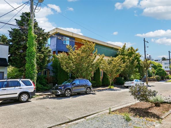 717 NW 70th Street 203, Seattle WA 98117