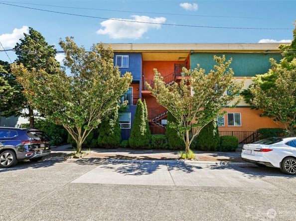 717 NW 70th Street 203, Seattle WA 98117