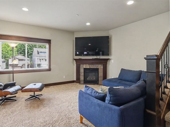 1357 Elma Place NE, Renton WA 98059