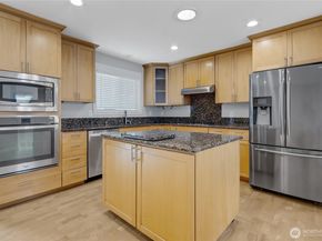 2613 SW 340th Place, Federal Way WA 98023