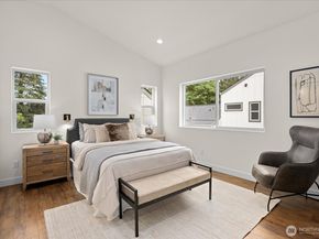 10330 Ashworth Avenue N, Seattle WA 98133