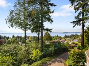 7393 Braemar Drive, Edmonds WA 98026