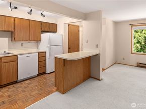 12715 NE 120th Street C3, Kirkland WA 98034