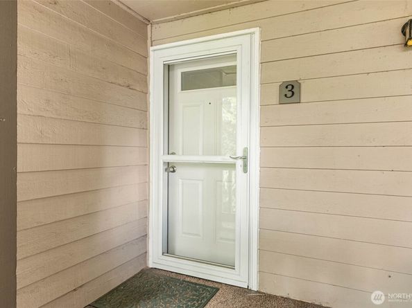12715 NE 120th Street C3, Kirkland WA 98034
