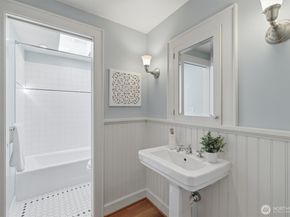 5937 37th Avenue SW, Seattle WA 98126