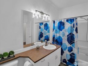 12530 Admiralty Way C102, Everett WA 98204