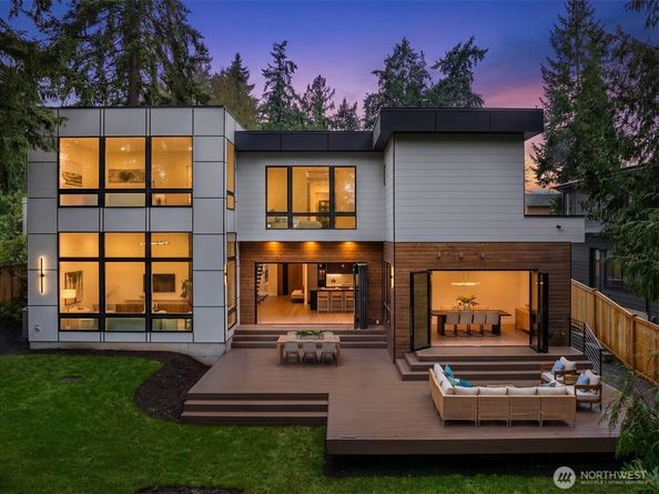 10656 Woodhaven Lane, Bellevue WA 98004