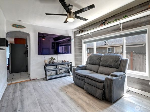 2327 Harrison Avenue, Everett WA 98201