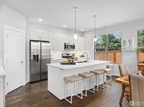 9 150th Place SE, Lynnwood WA 98087