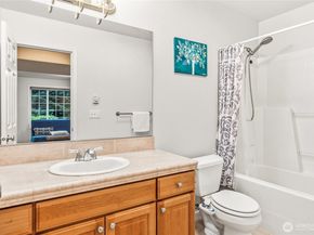 8218 NE 187th Way, Kenmore WA 98028