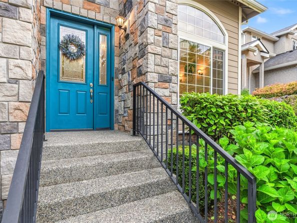 8218 NE 187th Way, Kenmore WA 98028