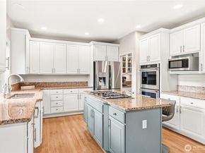 8218 NE 187th Way, Kenmore WA 98028