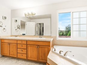 8218 NE 187th Way, Kenmore WA 98028