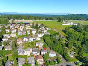 8218 NE 187th Way, Kenmore WA 98028