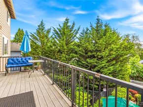 8218 NE 187th Way, Kenmore WA 98028