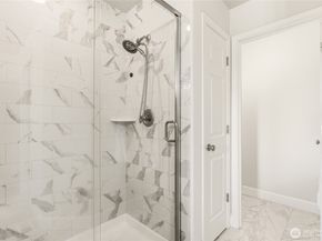 8218 NE 187th Way, Kenmore WA 98028