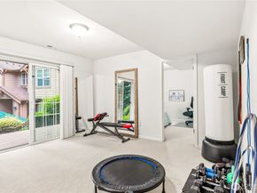 8218 NE 187th Way, Kenmore WA 98028