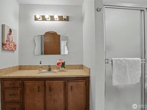2625 13th Avenue W 201, Seattle WA 98119