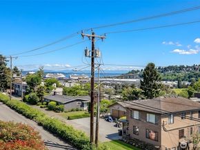 2625 13th Avenue W 201, Seattle WA 98119