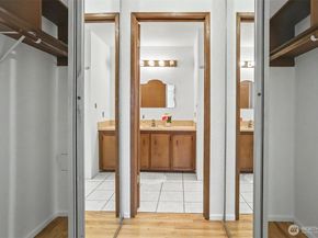 2625 13th Avenue W 201, Seattle WA 98119