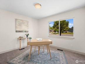 720 E Guiberson Street E, Kent WA 98030