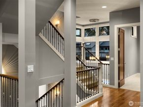 1211 N 42nd Place, Renton WA 98056