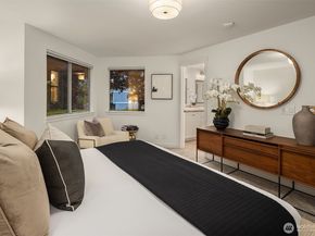 933 6th Place S, Kirkland WA 98033